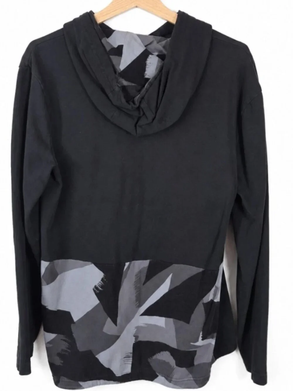 Nike Women's Large Hoodie Black Gray Camo Cotton Pullover Lightweight Sweatshirt - Picture 3 of 9